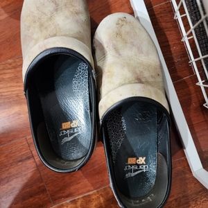 Dansko XP 2.0 clogs size 39